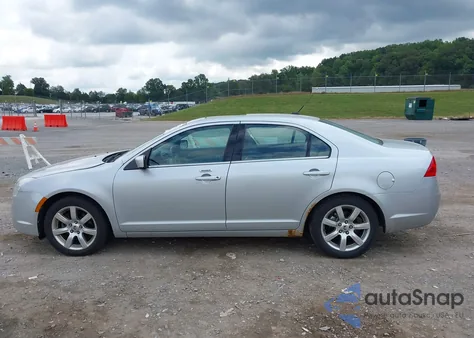 2010 Mercury Milan Premier z USA, uszkodzony, nr VIN 3MEHM0JG4AR653126